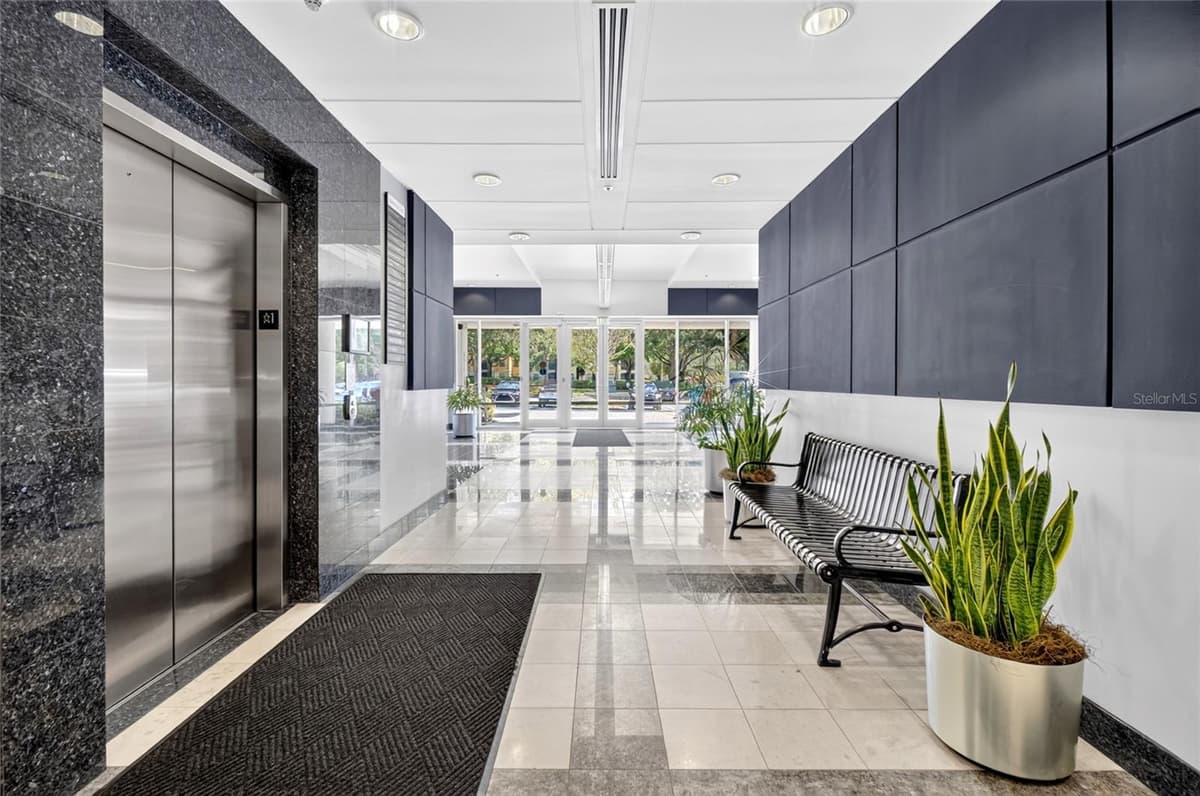 6200 METROWEST BOULEVARD — photo 30 of 40