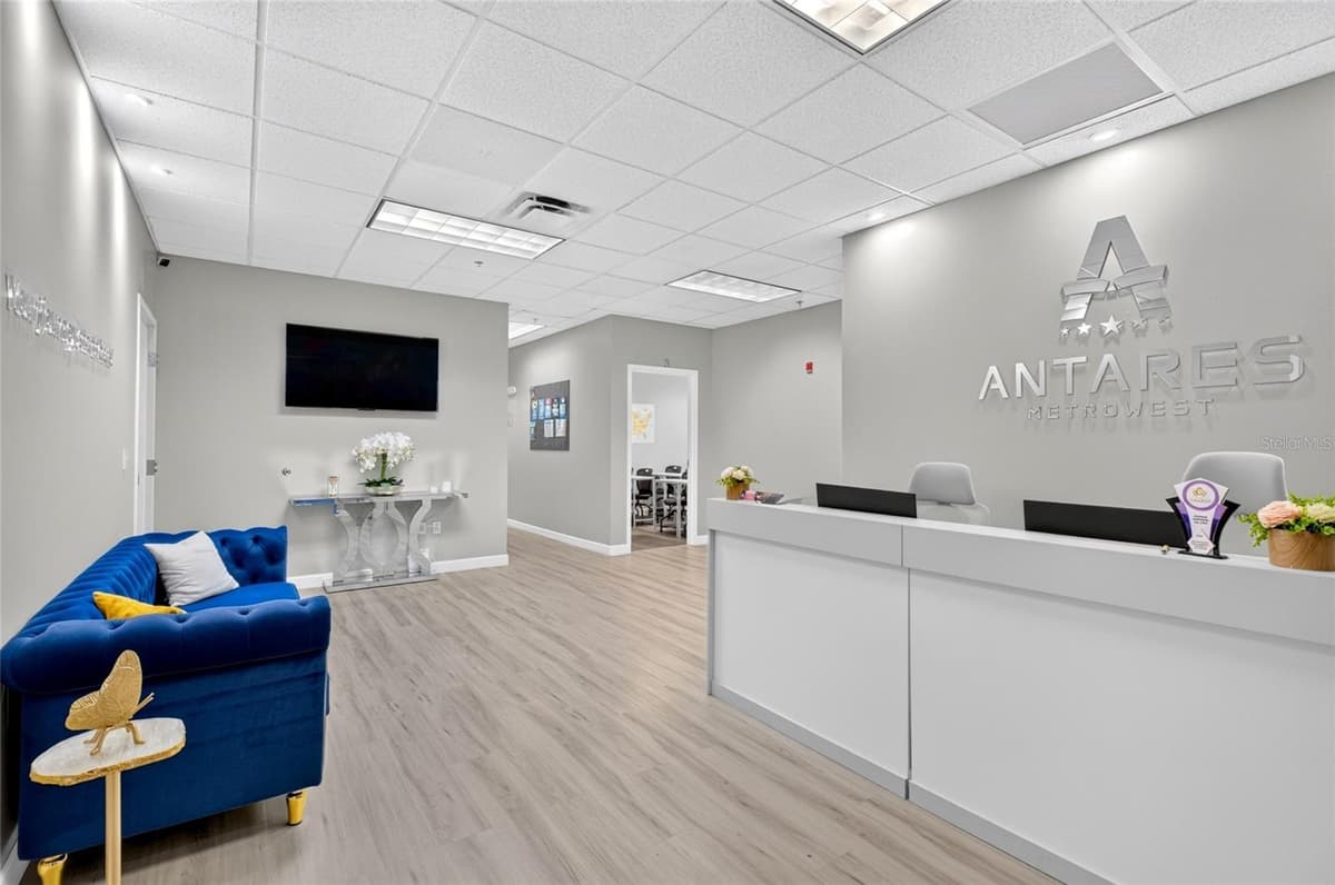 6200 METROWEST BOULEVARD — photo 4 of 40