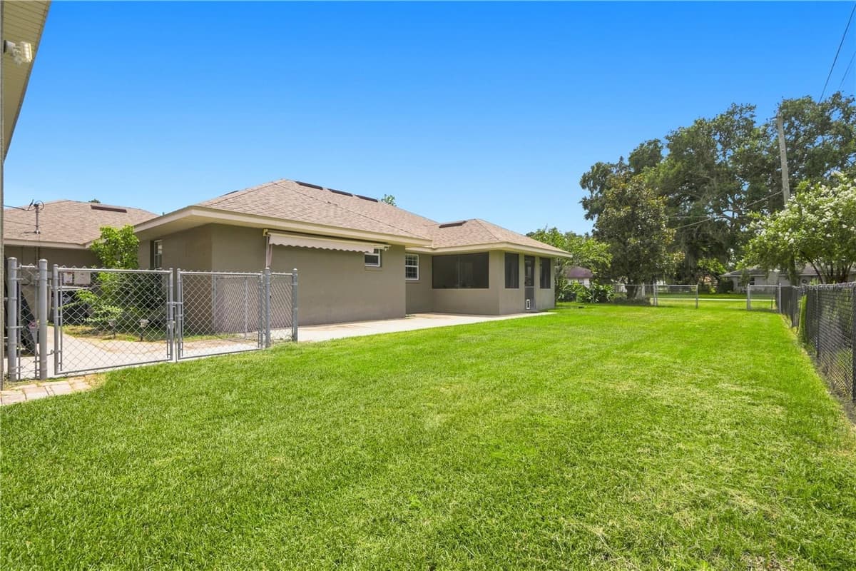 2810 MURCOTT STREET — photo 36 of 41