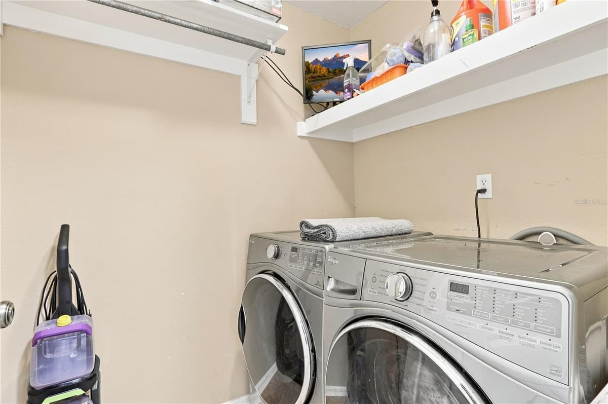 2810 MURCOTT STREET — photo 16 of 41