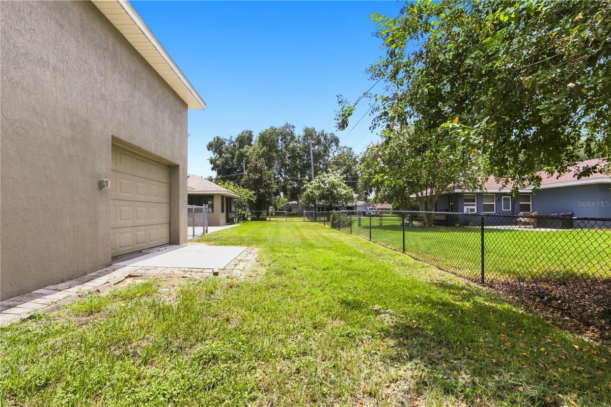 2810 MURCOTT STREET — photo 35 of 41