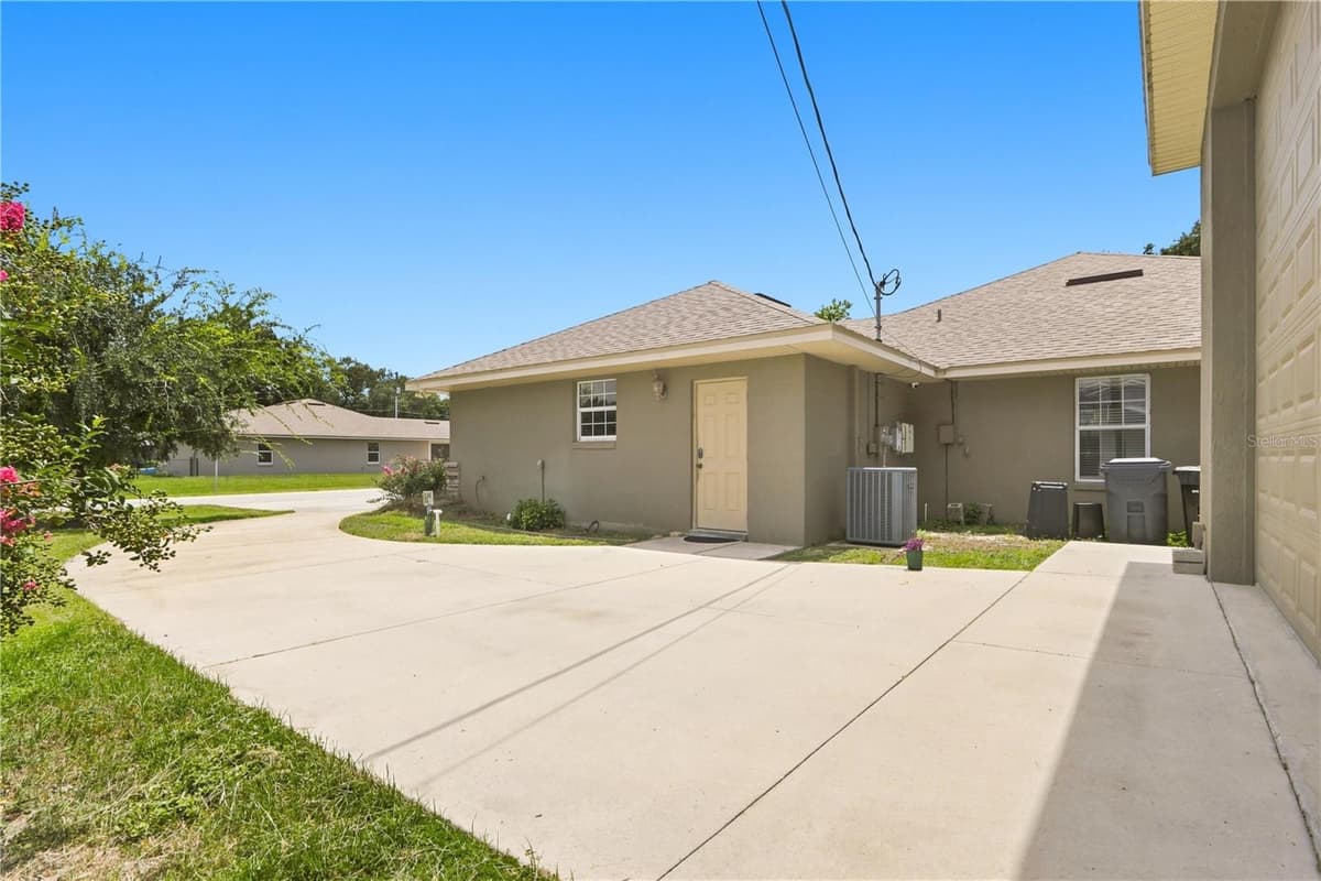 2810 MURCOTT STREET — photo 3 of 41