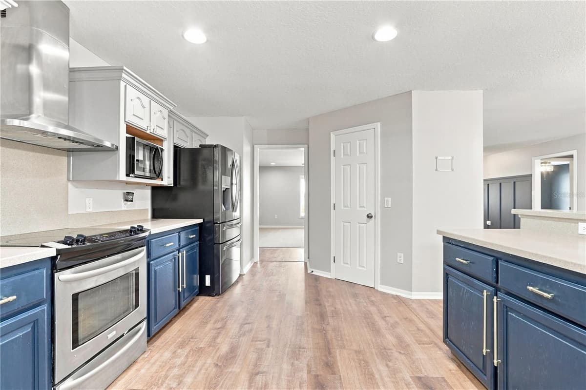 2810 MURCOTT STREET — photo 15 of 41