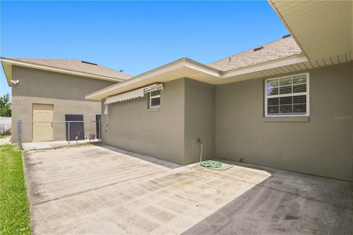 2810 MURCOTT STREET — photo 37 of 41