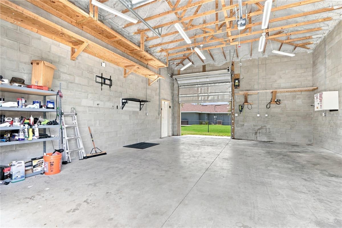 2810 MURCOTT STREET — photo 30 of 41