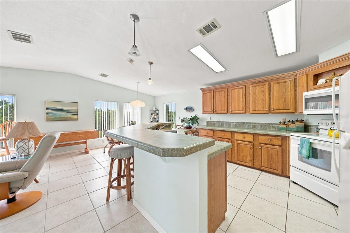 27 HAGUE ROAD — photo 14 of 73