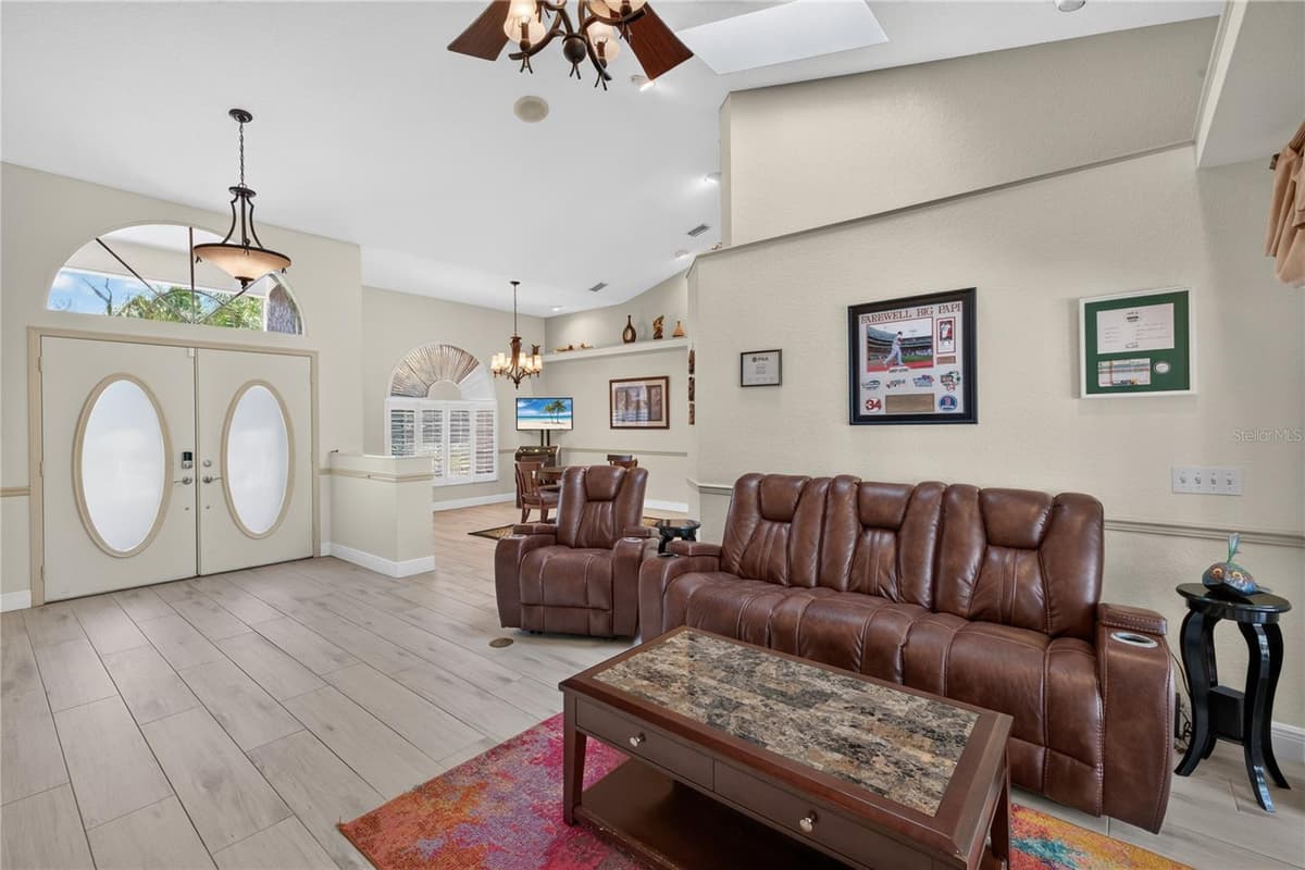 17368 NORSEMAN AVENUE — photo 4 of 41