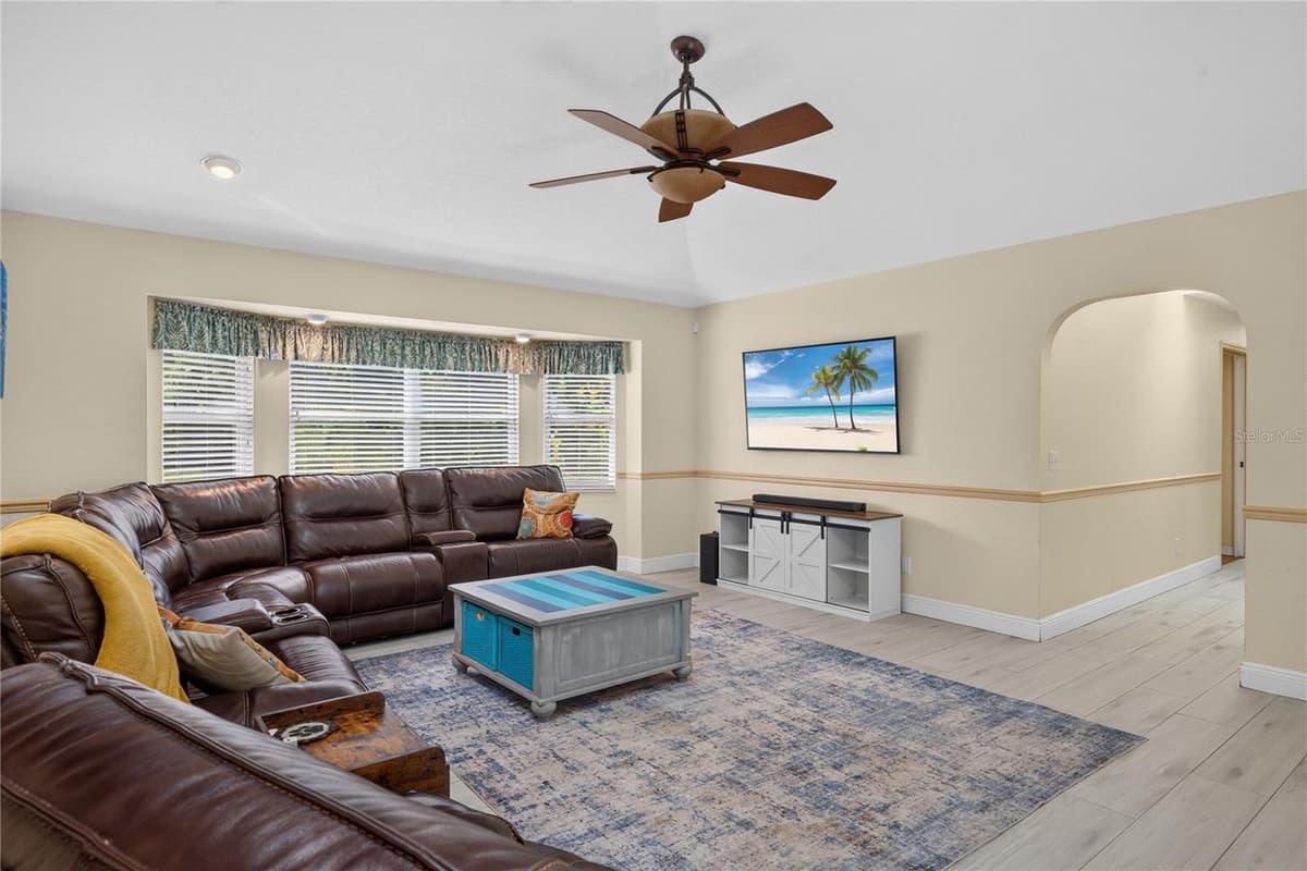 17368 NORSEMAN AVENUE — photo 12 of 41