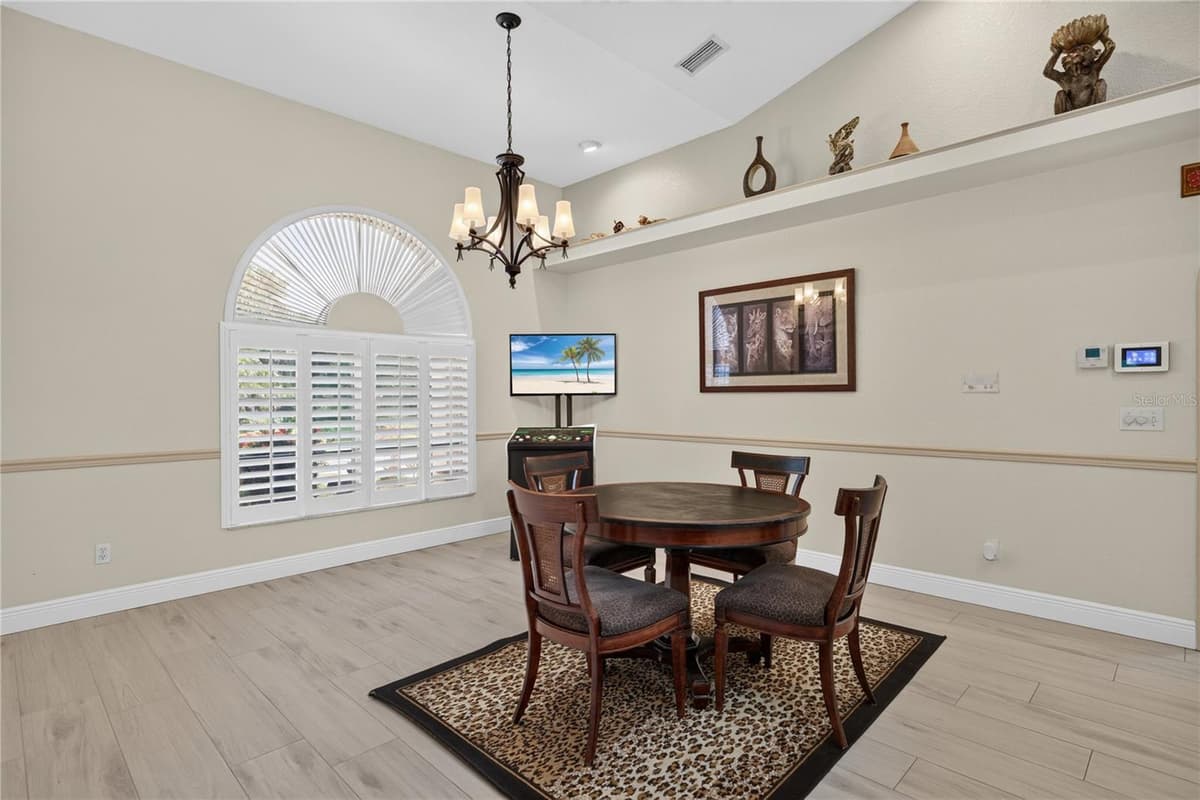 17368 NORSEMAN AVENUE — photo 7 of 41