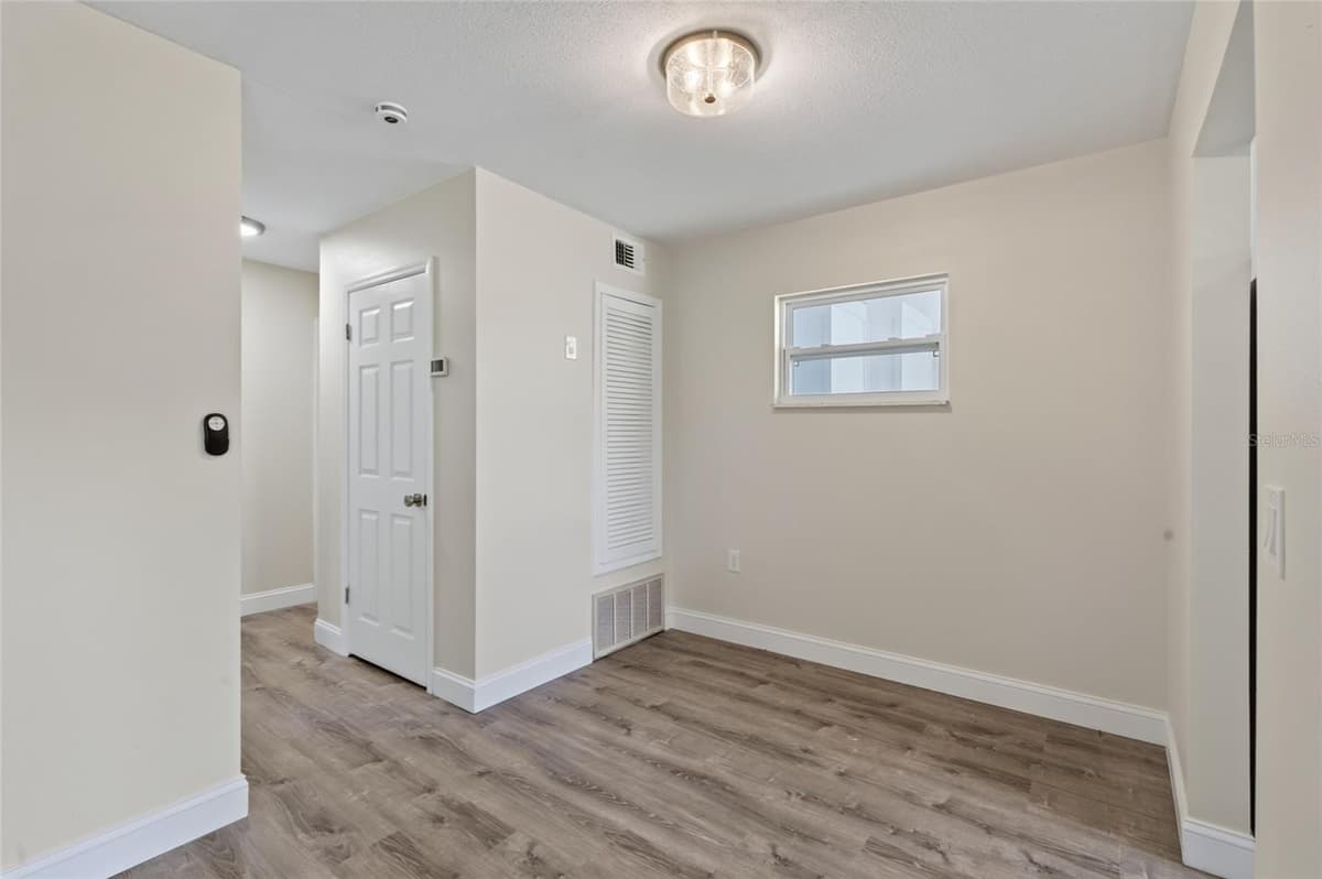 9904 TULIP STREET — photo 14 of 44