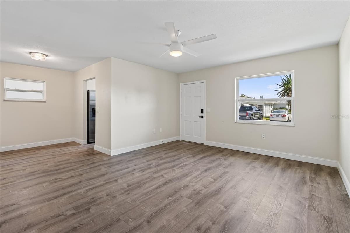 9904 TULIP STREET — photo 6 of 44