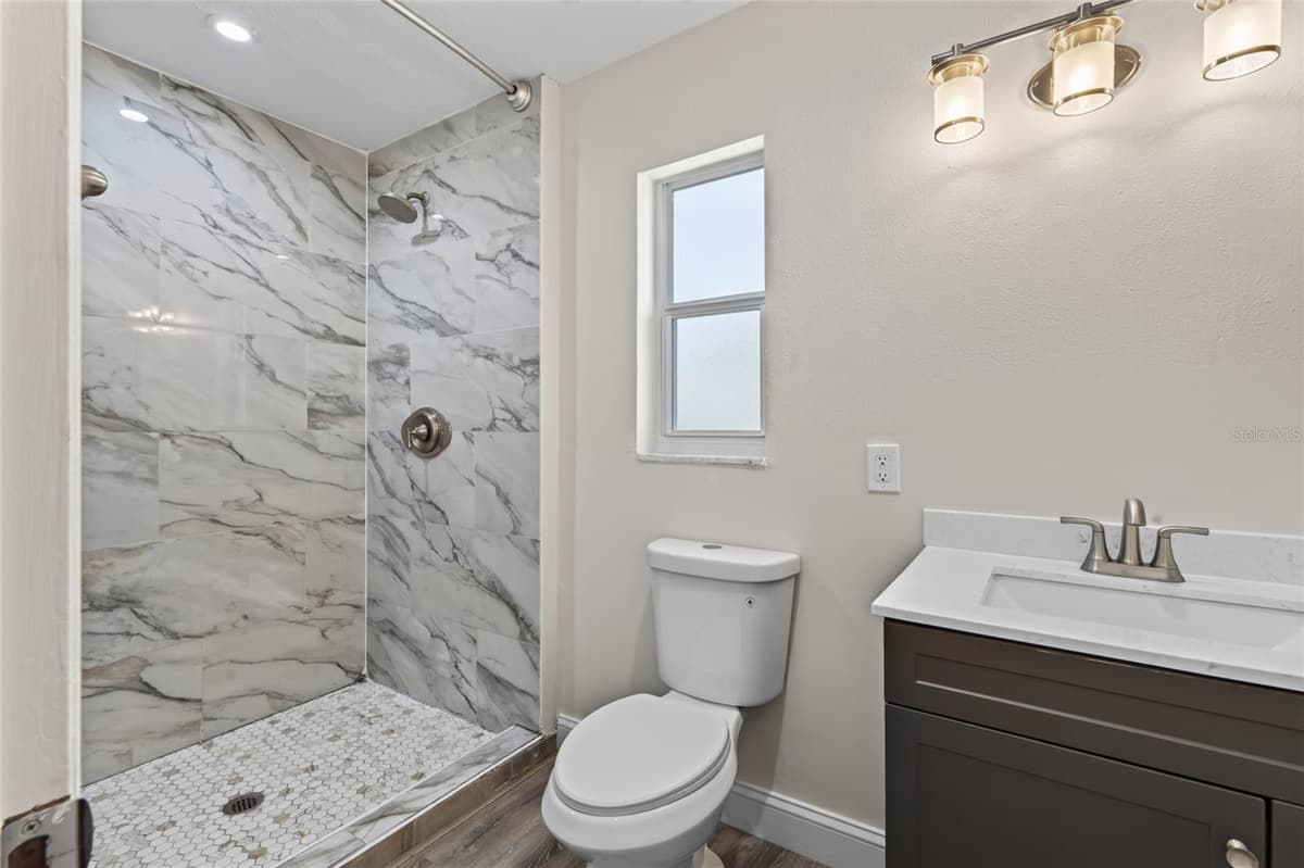 9904 TULIP STREET — photo 16 of 44
