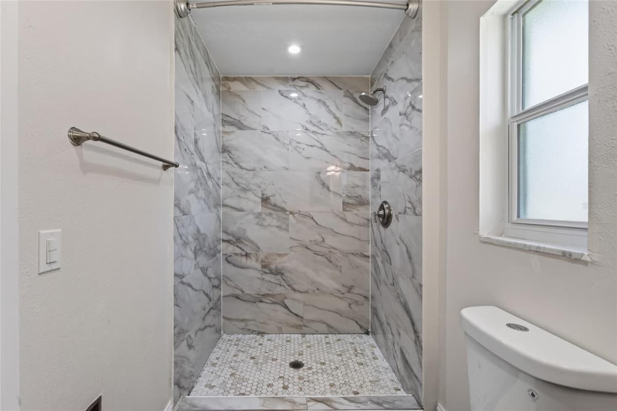 9904 TULIP STREET — photo 17 of 44