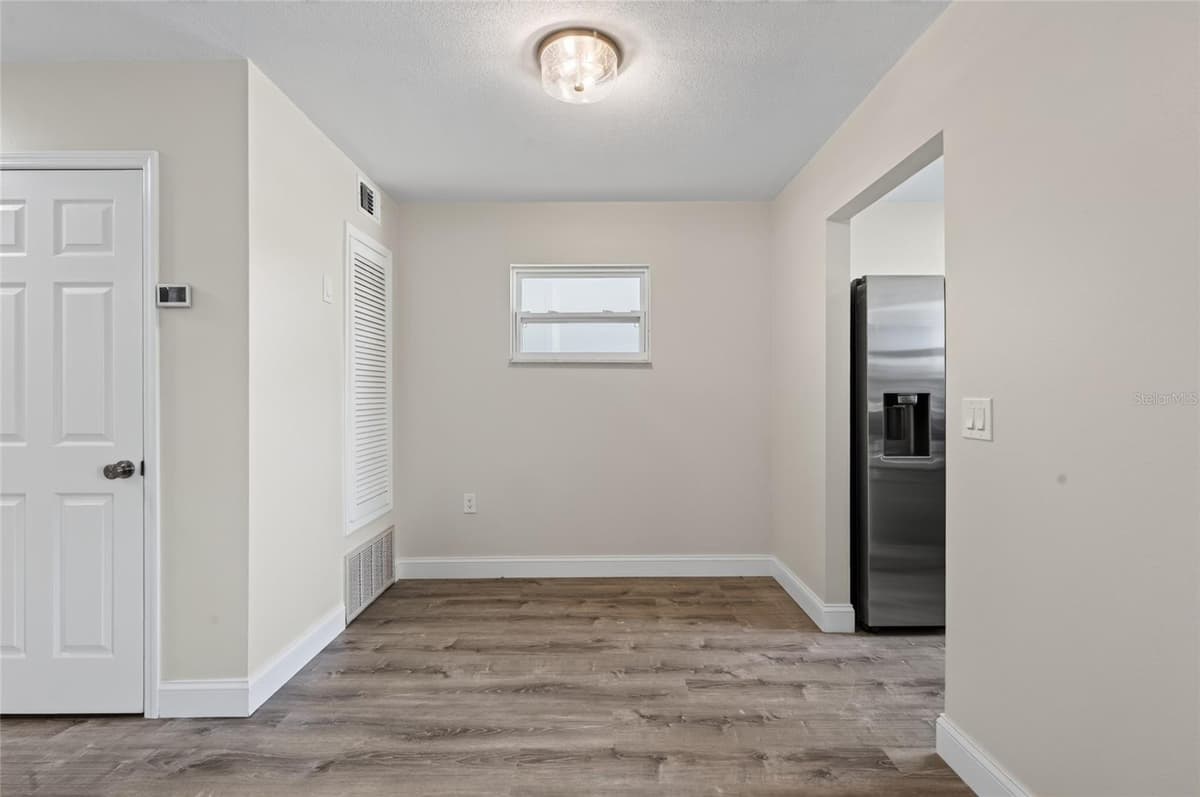 9904 TULIP STREET — photo 10 of 44