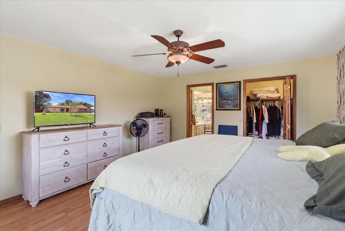 8830 AMBOY DRIVE — photo 16 of 38