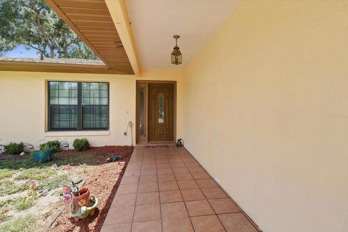 8830 AMBOY DRIVE — photo 4 of 38