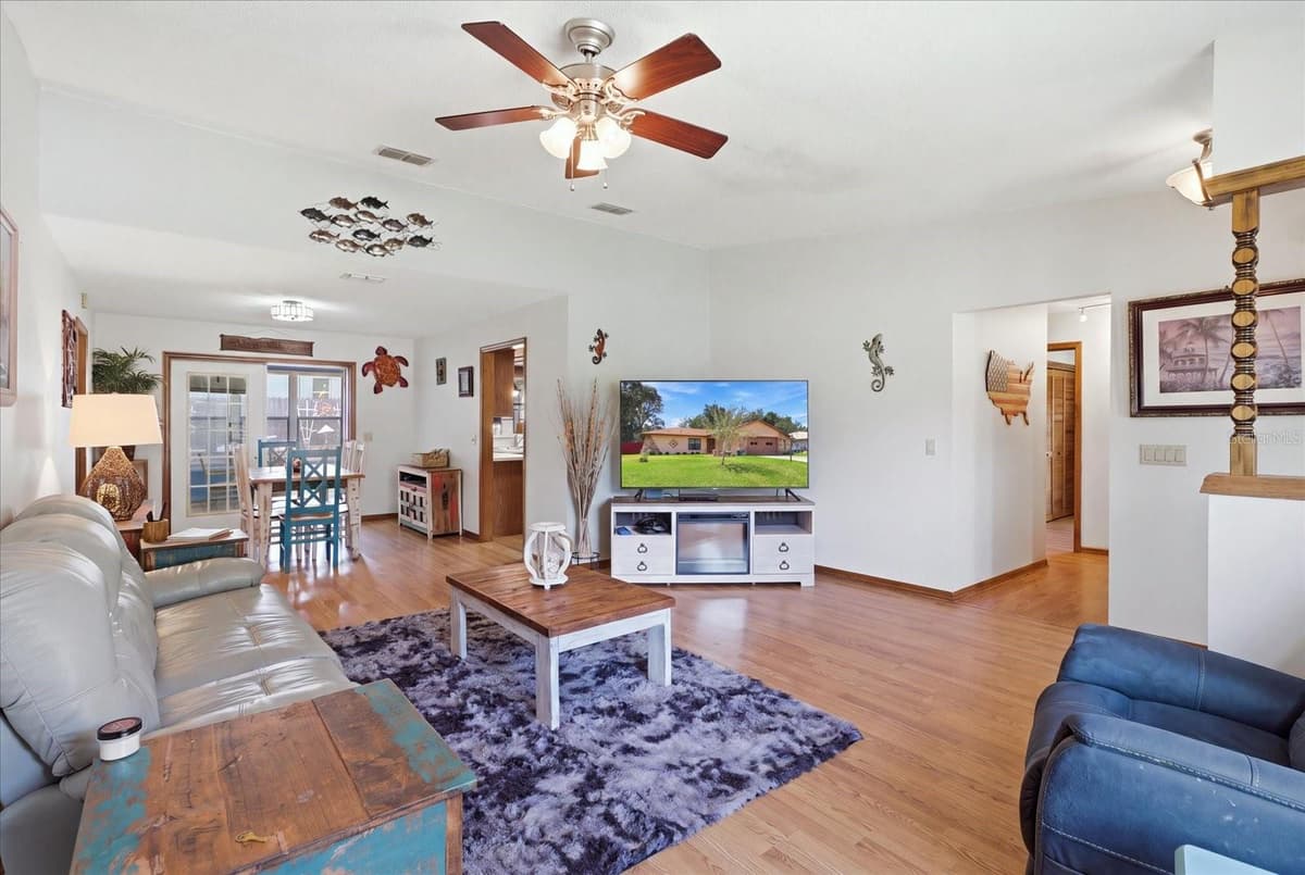 8830 AMBOY DRIVE — photo 7 of 38