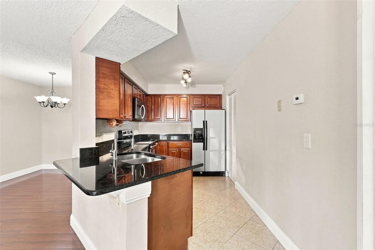 2550 ALAFAYA TRAIL — photo 13 of 27