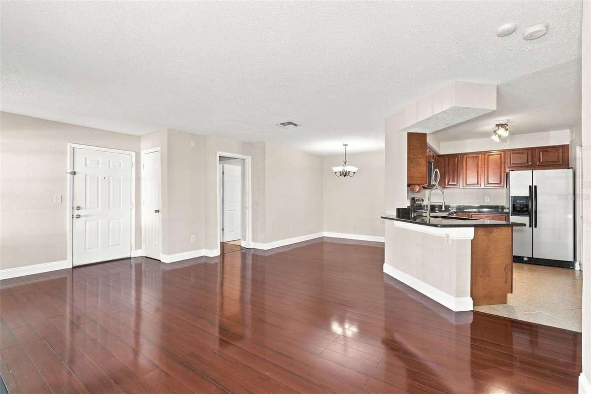 2550 ALAFAYA TRAIL — photo 8 of 27