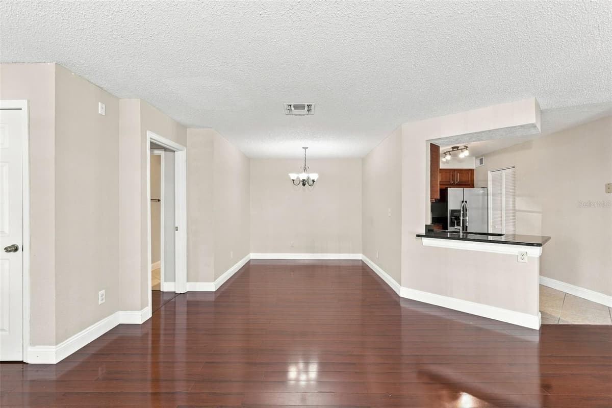 2550 ALAFAYA TRAIL — photo 9 of 27