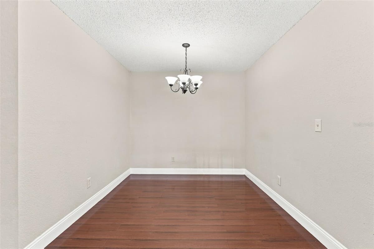2550 ALAFAYA TRAIL — photo 10 of 27