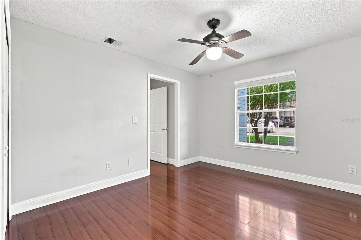 2550 ALAFAYA TRAIL — photo 21 of 27