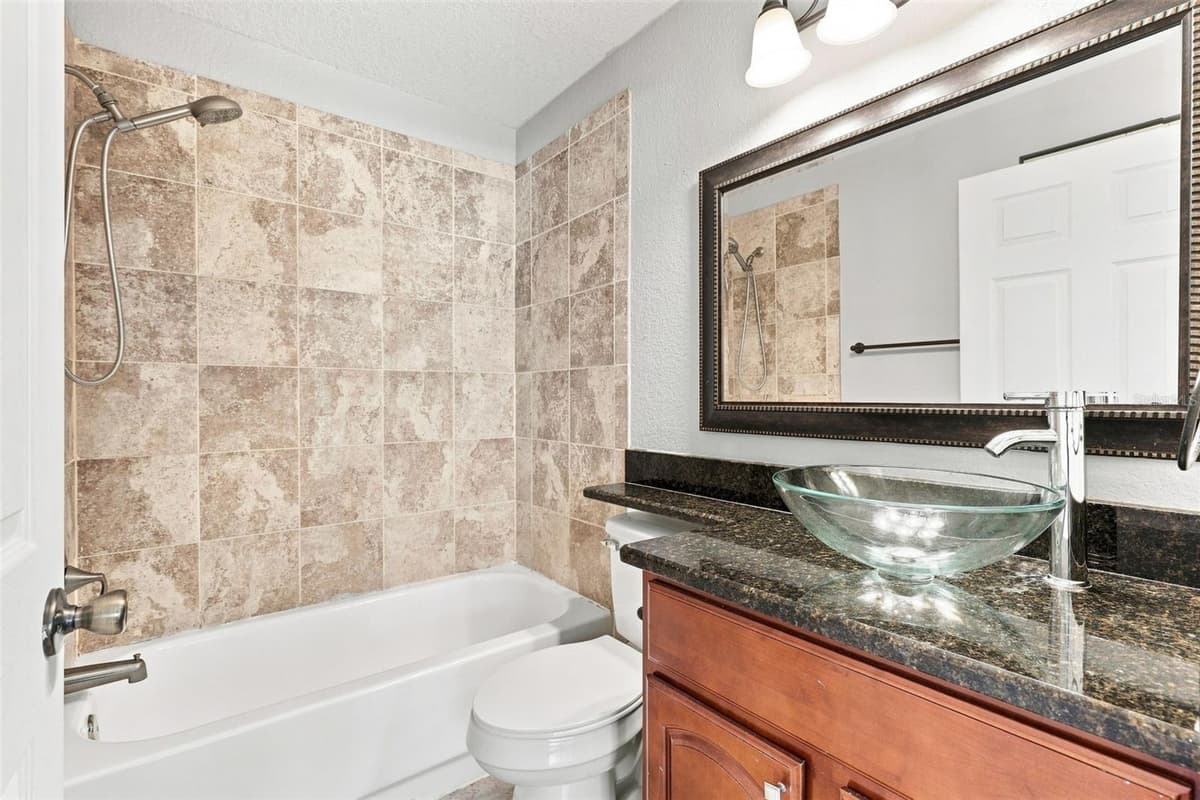 2550 ALAFAYA TRAIL — photo 19 of 27