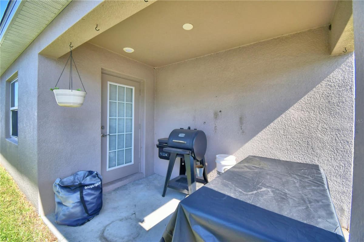 1390 MEZZAVALLE WAY — photo 49 of 64