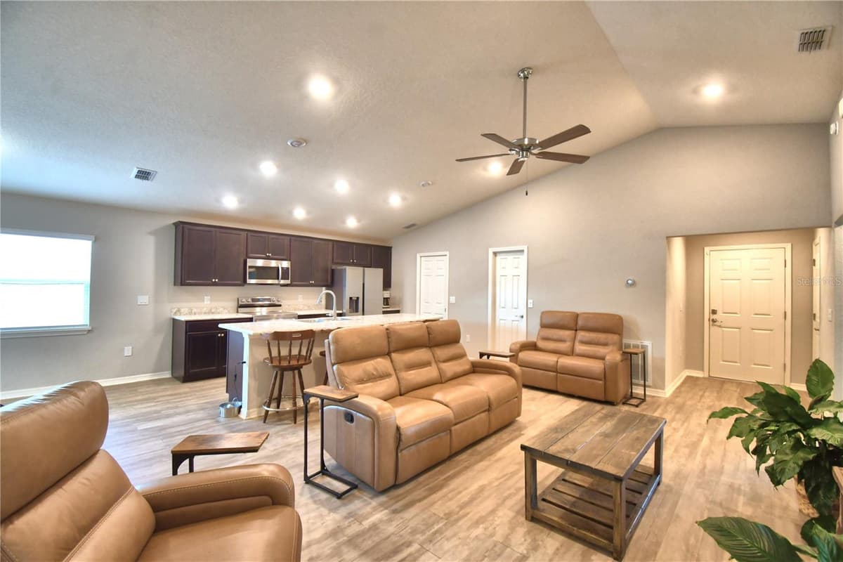 1390 MEZZAVALLE WAY — photo 5 of 64
