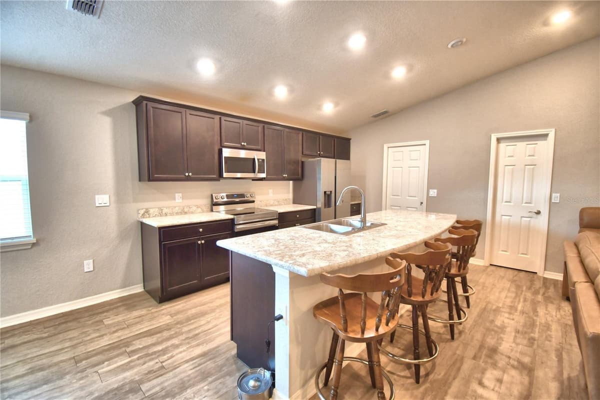 1390 MEZZAVALLE WAY — photo 16 of 64