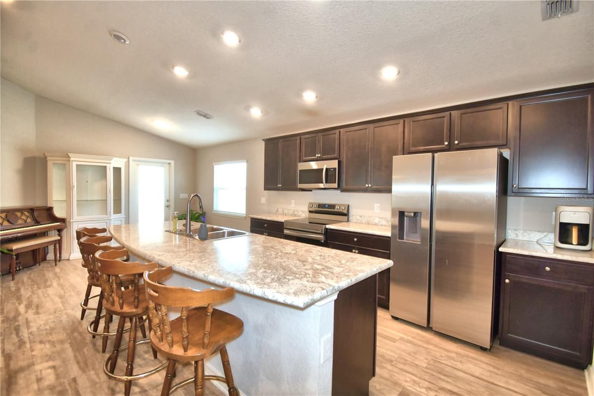 1390 MEZZAVALLE WAY — photo 12 of 64