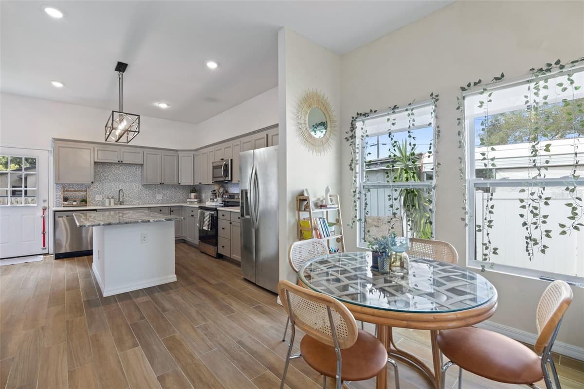 3403 10TH AVENUE — photo 4 of 11