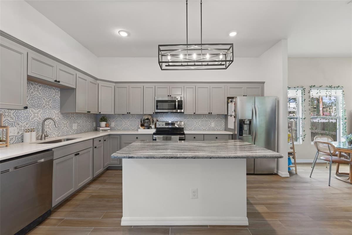 3403 10TH AVENUE — photo 7 of 11