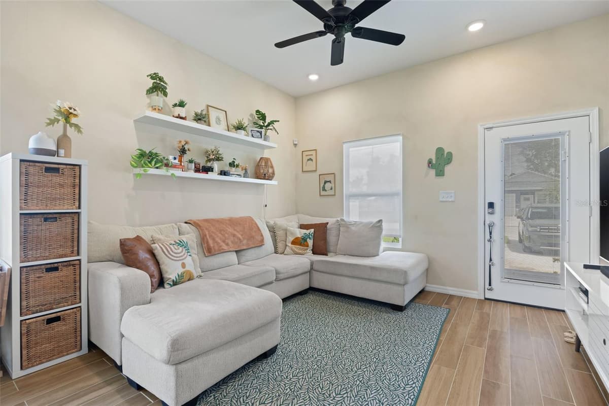 3403 10TH AVENUE — photo 3 of 11
