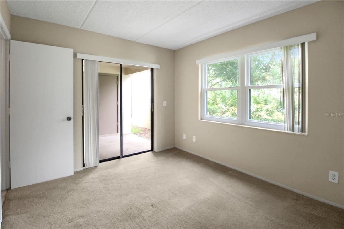 135 WOODLAKE WYNDE — photo 17 of 33