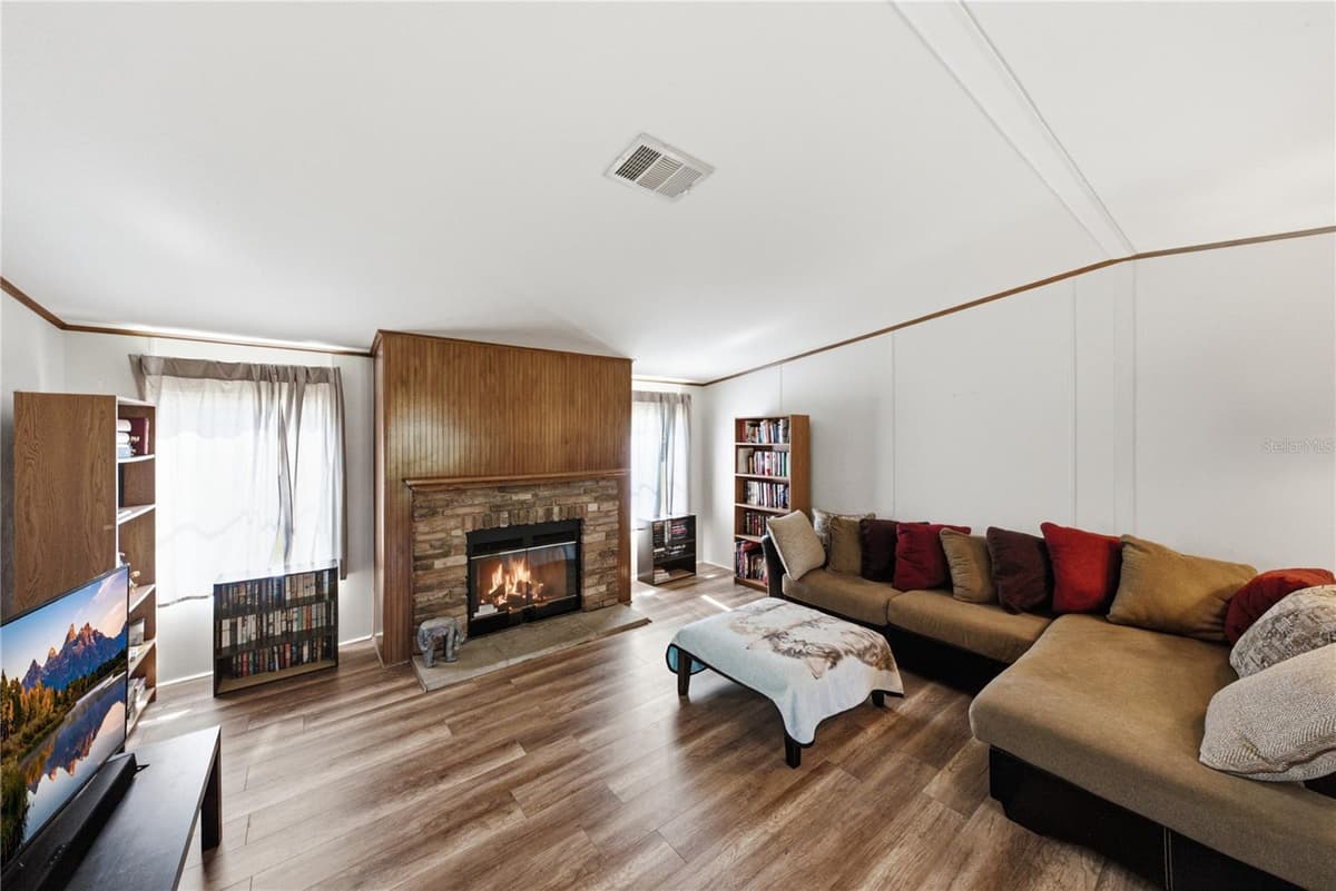 3410 ANATA DRIVE — photo 9 of 37