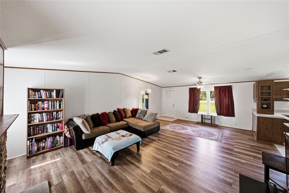 3410 ANATA DRIVE — photo 11 of 37
