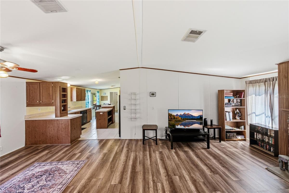 3410 ANATA DRIVE — photo 13 of 37