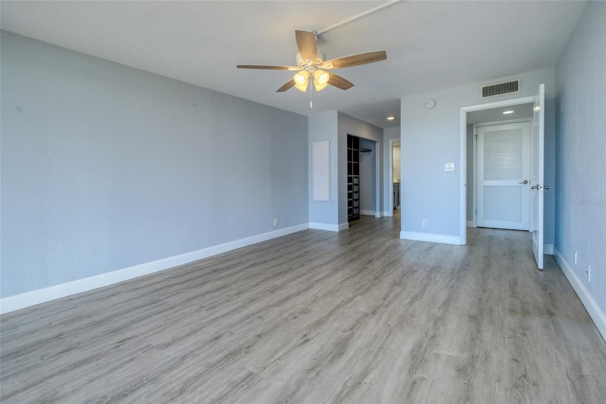 220 BELLEVIEW BOULEVARD — photo 39 of 71
