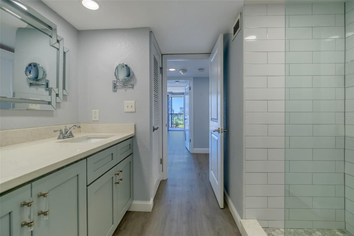 220 BELLEVIEW BOULEVARD — photo 34 of 71