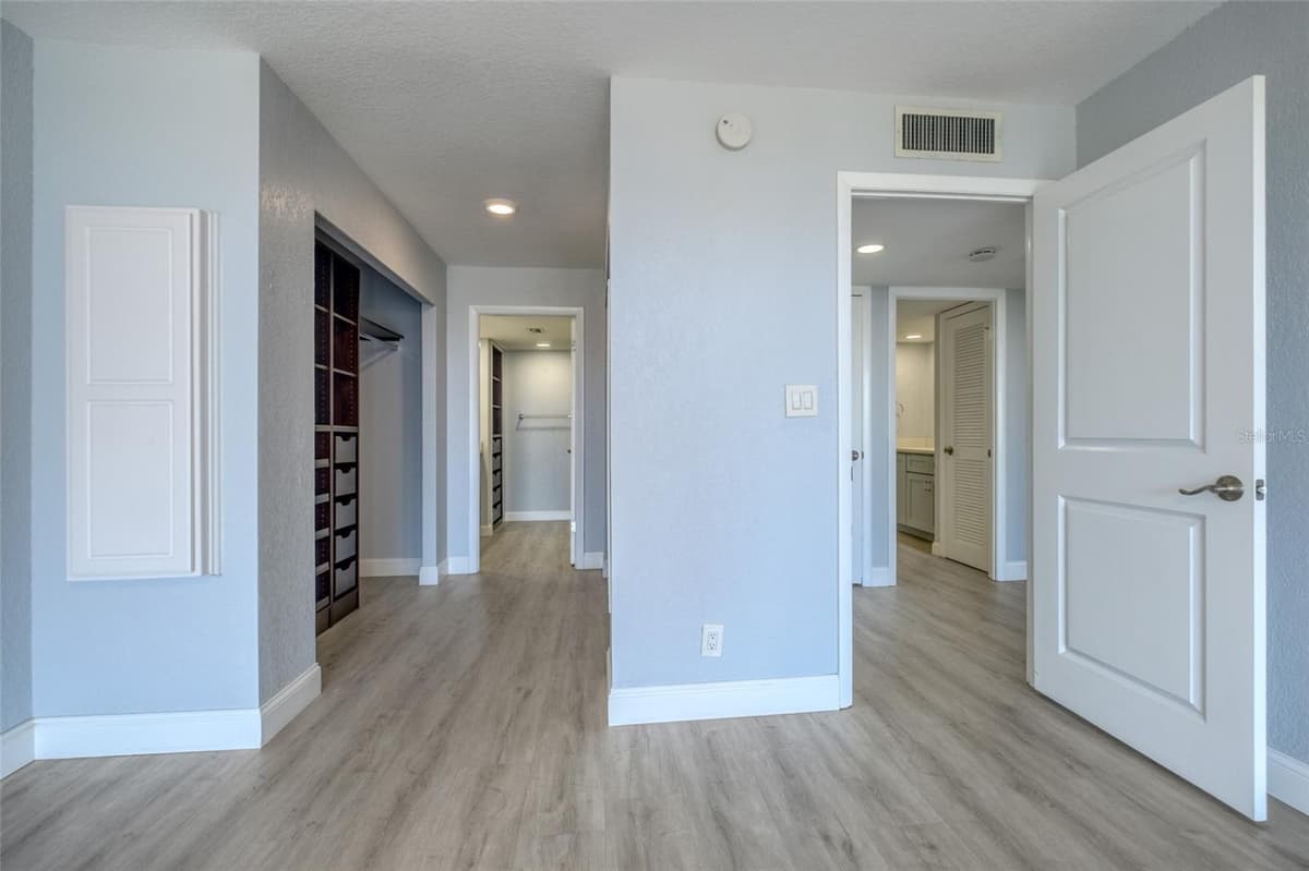 220 BELLEVIEW BOULEVARD — photo 40 of 71
