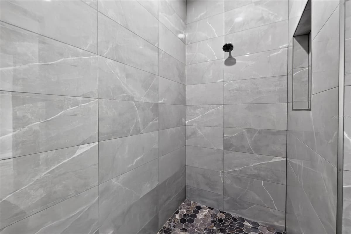 14077 EMERSON LANE — photo 33 of 57