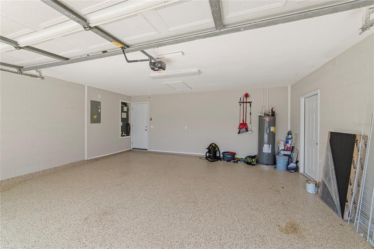 1003 RED OAK CIRCLE — photo 32 of 36