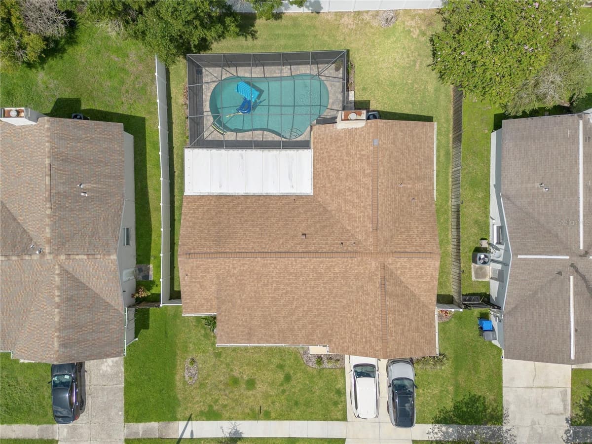 1003 RED OAK CIRCLE — photo 4 of 36