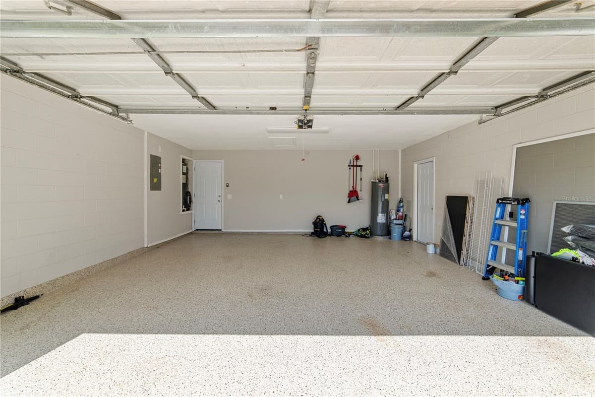1003 RED OAK CIRCLE — photo 33 of 36