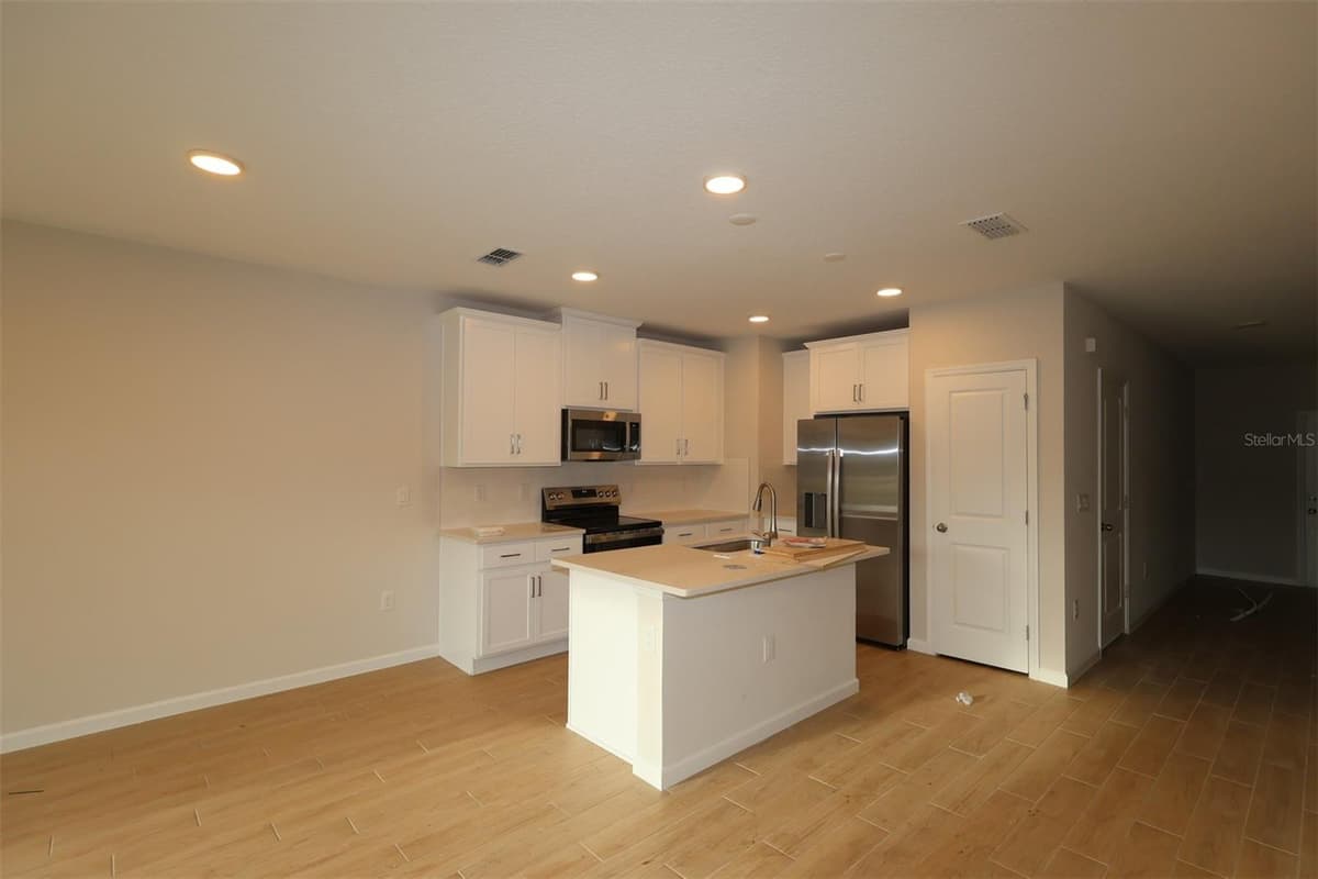 6108 FELLOW WAGON WAY — photo 4 of 34