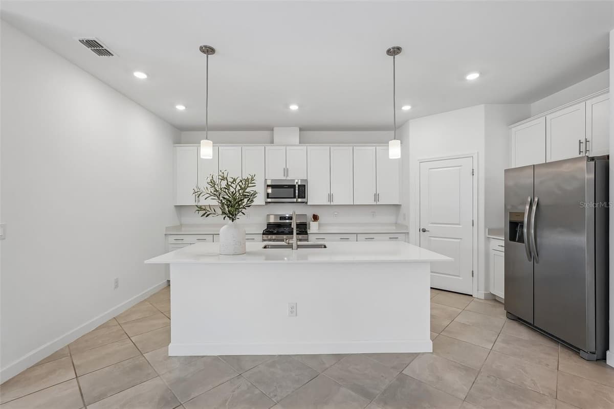 15234 SERENE SHORES LOOP — photo 12 of 50