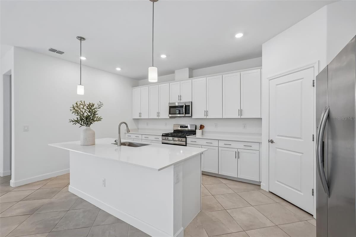15234 SERENE SHORES LOOP — photo 13 of 50