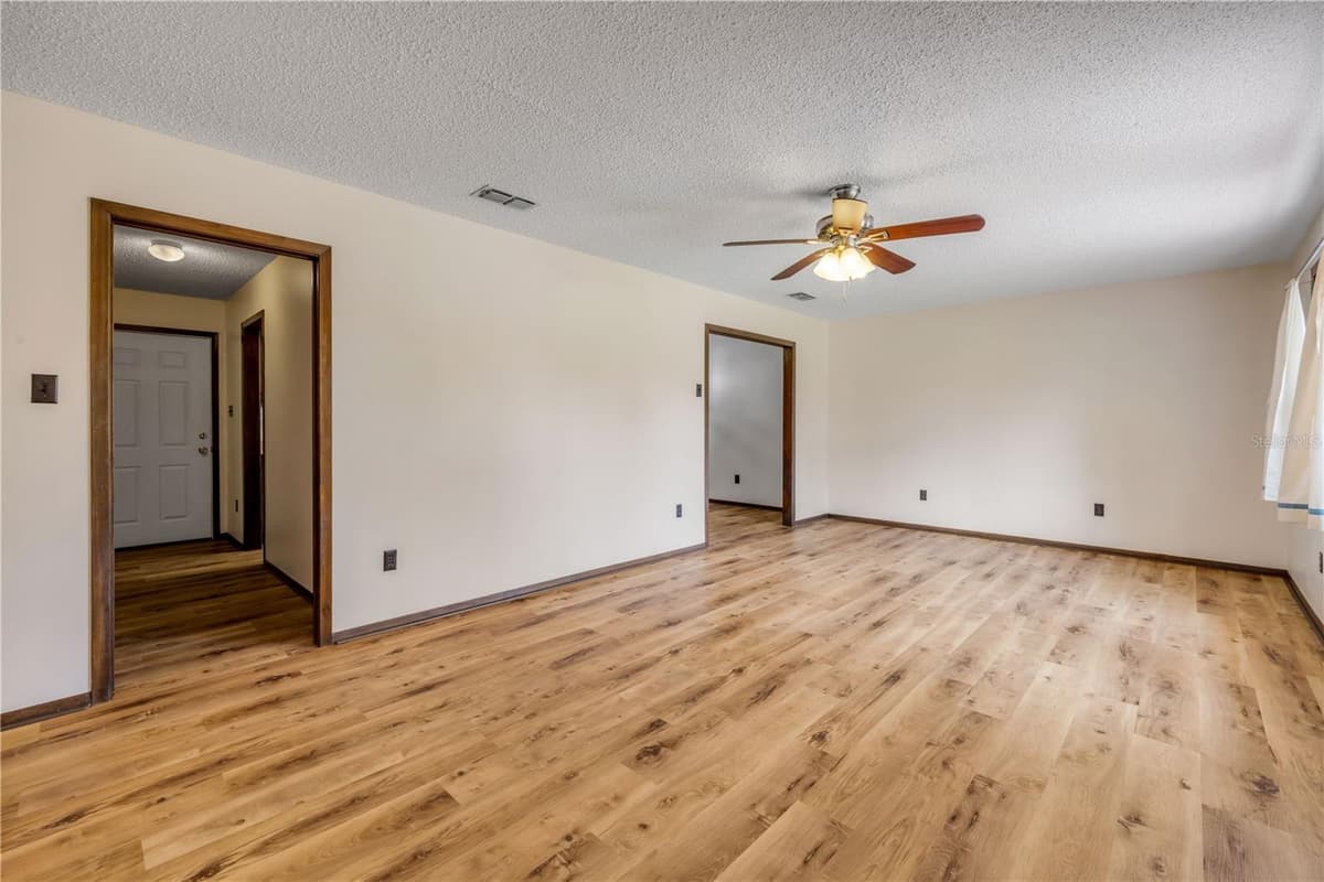 5680 PALM AVENUE — photo 10 of 47