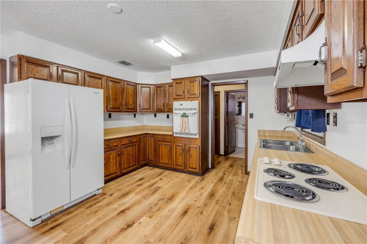 5680 PALM AVENUE — photo 16 of 47